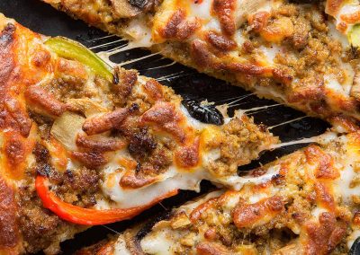 عکاسی پیتزا کاوا با زمینه سفید